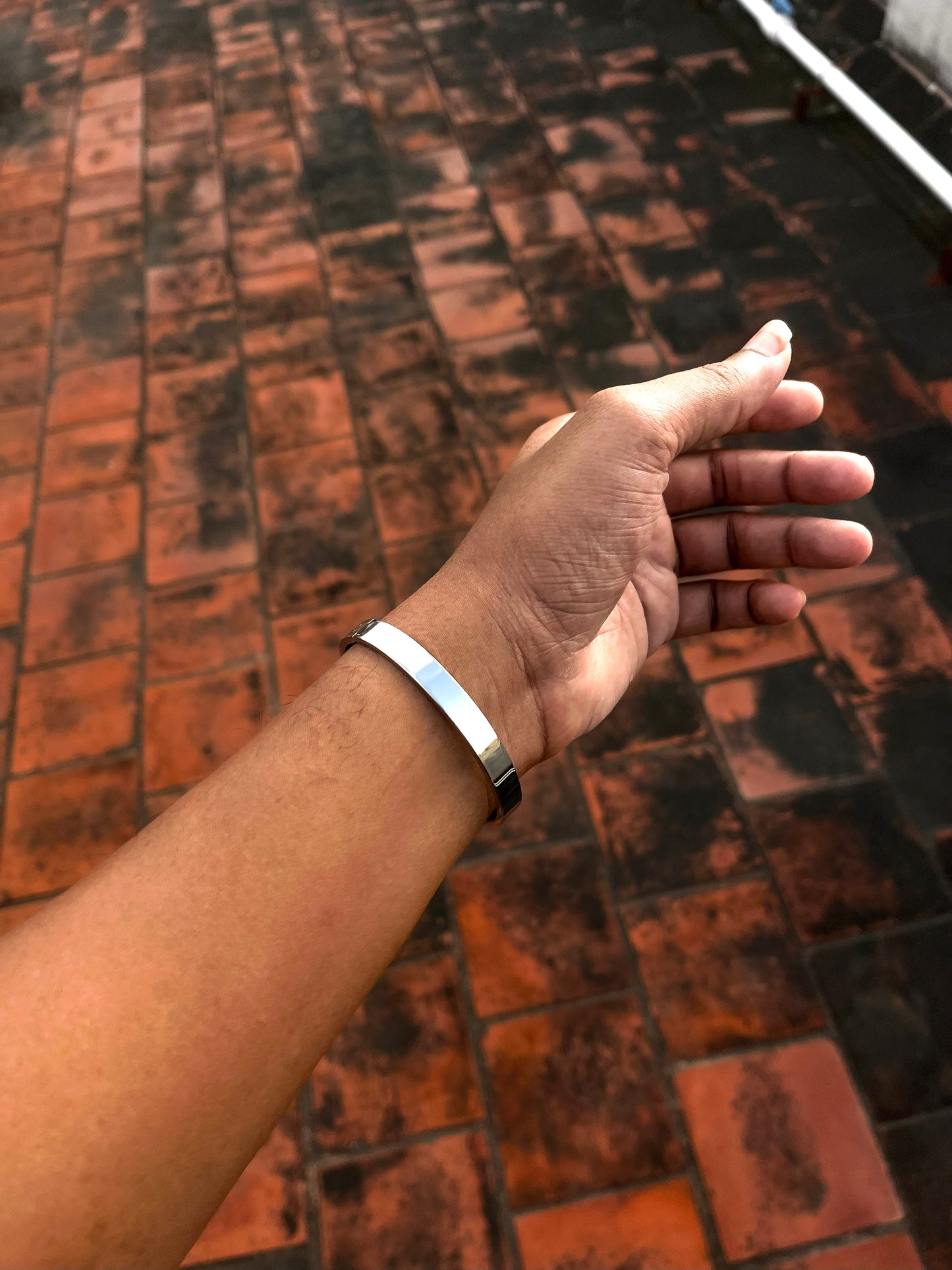 Modern stainless steel kada