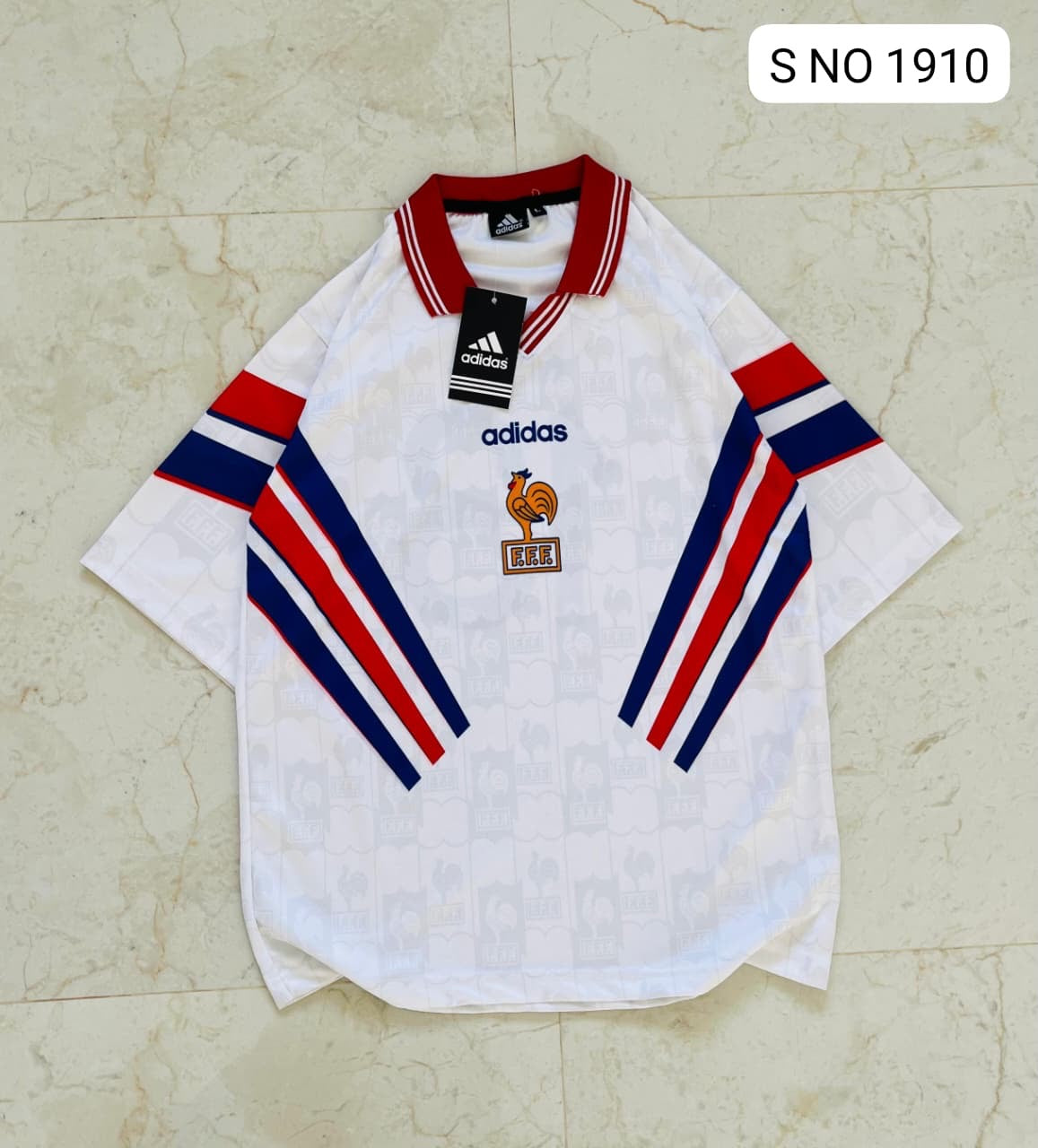 Collared vintage jersey